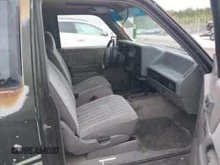 1996 Dodge Dakota z VIN 1B7GG23X1TS548256, wystawiony jako IAAI lot #42488533 z przebiegiem 180 688 mil mil oraz . Historia ofert i sprzedaży dostępna na DreamBid. Obrazek 5.