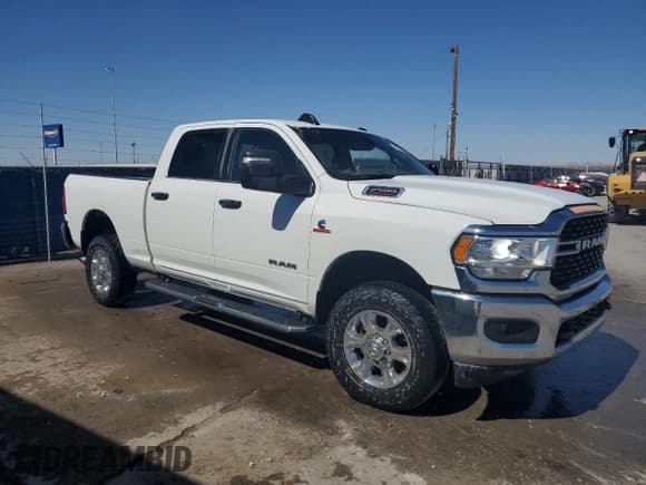 ✅ 2024 Ram 2500 Big Horn • VIN: 3C6UR5DL5RG100958 • Lot: 56332725. Listed on Copart with 24,686 mi. Free auction sales archive from the USA and detailed vehicle history report at DreamBid. Image 4.