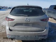✅ 2024 Mazda CX-5 Premium • VIN: JM3KFBDY1R0378092 • Lot: 41415595. Wystawiony na IAAI z przebiegiem 13 165 mil. Bezpłatny archiwum sprzedaży aukcyjnych z USA i szczegółowy raport historii pojazdu na DreamBid. Zdjęcie 16.