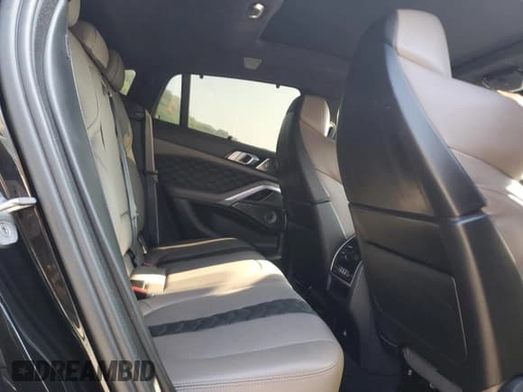 ✅ 2023 BMW X6 M • VIN: 5YMCY0C03P9R38069 • Лот: 59280065. Опубликован ранее на Copart с пробегом 30 728 миль. Бесплатный доступ к архиву аукционных продаж из США и подробный отчёт об истории автомобиля на DreamBid. Изображение 11.