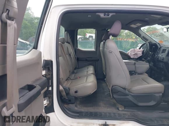 ✅ 2019 Ford F-150 XL • VIN: 1FTEX1EB7KKD84528 • Lot: 42596730. Listed on IAAI with 6 mi. Free auction sales archive from the USA and detailed vehicle history report at DreamBid. Image 8.