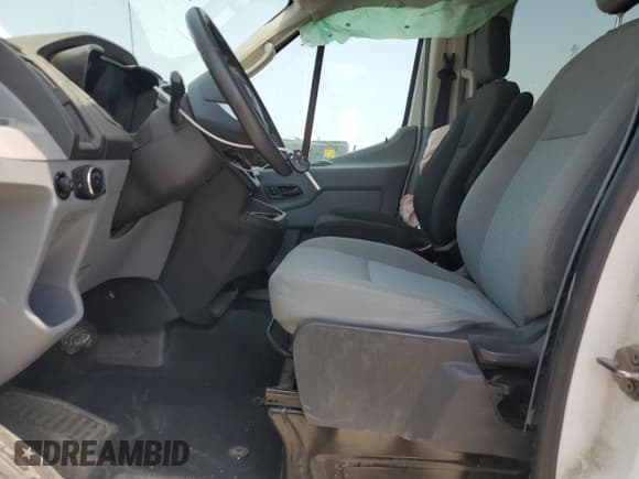 ✅ 2016 Ford Transit XL • VIN: 1FBAX2CM0GKB10477 • Lot: 60103815. Wystawiony na Copart z przebiegiem 62 948 mil. Bezpłatny archiwum sprzedaży aukcyjnych z USA i szczegółowy raport historii pojazdu na DreamBid. Zdjęcie 7.