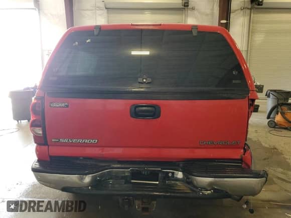 2005 Chevrolet Silverado 2500HD LT with VIN 1GCHK23275F806945, listed as a Copart auction lot 59150485 with 310,657 mi miles and Salvage title. Bid and sale history available at DreamBid. Image 6.
