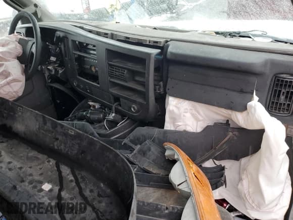 ✅ 2016 GMC Savana Cargo • VIN: 1GTW7BFF6G1291038 • Лот: 79131534. Опубликован ранее на Copart с пробегом Не указан. Бесплатный доступ к архиву аукционных продаж из США и подробный отчёт об истории автомобиля на DreamBid. Изображение 8.