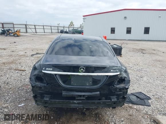 ✅ 2017 Mercedes-Benz C 300 • VIN: 55SWF4KB2HU201005 • Lot: 43624411. Listed on IAAI with 48,598 mi. Free auction sales archive from the USA and detailed vehicle history report at DreamBid. Image 17.