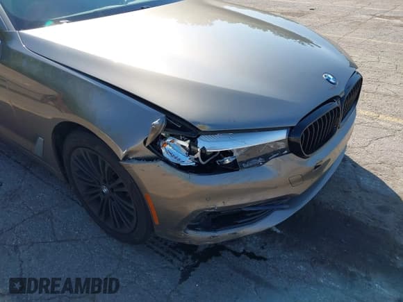 ✅ 2018 BMW 5 Series 530i xDrive • VIN: WBAJA7C54JWA73002 • Лот: 43204970. Опубликован ранее на IAAI с пробегом 74 400 миль. Бесплатный доступ к архиву аукционных продаж из США и подробный отчёт об истории автомобиля на DreamBid. Изображение 6.