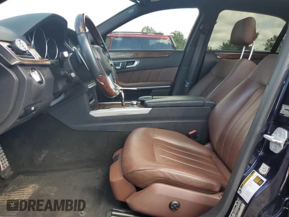 ✅ 2014 Mercedes-Benz E 550 Sport • VIN: WDDHF9BB3EB010589 • Lot: 69777705. Wystawiony na Copart z przebiegiem 91 591 mil. Bezpłatny archiwum sprzedaży aukcyjnych z USA i szczegółowy raport historii pojazdu na DreamBid. Zdjęcie 7.