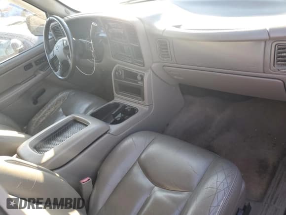 ✅ 2005 Chevrolet Silverado 1500 LS • VIN: 1GCEK19T75E176749 • Лот: 82096484. Опубликован ранее на Copart с пробегом 208 963 миль. Бесплатный доступ к архиву аукционных продаж из США и подробный отчёт об истории автомобиля на DreamBid. Изображение 8.