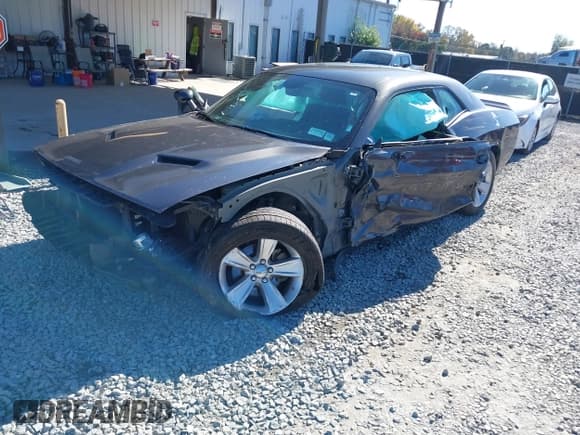 ✅ 2023 Dodge Challenger SXT • VIN: 2C3CDZAG5PH562987 • Lot: 43623143. Wystawiony na IAAI z przebiegiem 55 571 mil. Bezpłatny archiwum sprzedaży aukcyjnych z USA i szczegółowy raport historii pojazdu na DreamBid. Zdjęcie 18.