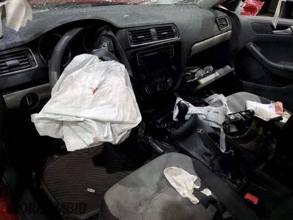 ✅ 2017 Volkswagen Jetta S • VIN: 3VW2B7AJ5HM272147 • Lot: 70678505. Listed on Copart with Not provided. Free auction sales archive from the USA and detailed vehicle history report at DreamBid. Image 8.