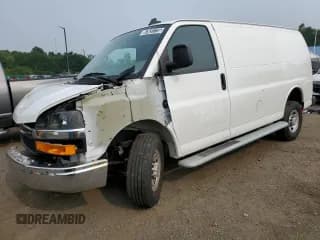 ✅ 2024 Chevrolet Express Cargo • VIN: 1GCWGAFP2R1256406 • Lot: 67631775. Wystawiony na Copart z przebiegiem 11 913 mil. Bezpłatny archiwum sprzedaży aukcyjnych z USA i szczegółowy raport historii pojazdu na DreamBid. Zdjęcie 1.
