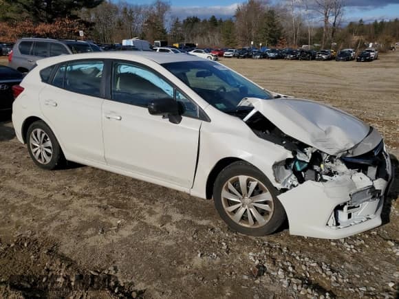 ✅ 2023 Subaru Impreza • VIN: 4S3GTAA61P1713587 • Lot: 85115344. Wystawiony na Copart z przebiegiem 15 337 mil. Bezpłatny archiwum sprzedaży aukcyjnych z USA i szczegółowy raport historii pojazdu na DreamBid. Zdjęcie 4.