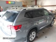 ✅ 2018 Volkswagen Atlas SE • VIN: 1V2LR2CA5JC521085 • Лот: 42322031. Опубликован ранее на IAAI с пробегом 100 262 миль. Бесплатный доступ к архиву аукционных продаж из США и подробный отчёт об истории автомобиля на DreamBid. Изображение 4.