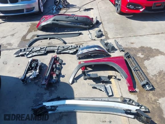 ✅ 2025 Toyota RAV4 Hybrid XLE Premium • VIN: 4T3B6RFVXSU176051 • Lot: 43315059. Listed on IAAI with 12,461 mi. Free auction sales archive from the USA and detailed vehicle history report at DreamBid. Image 12.