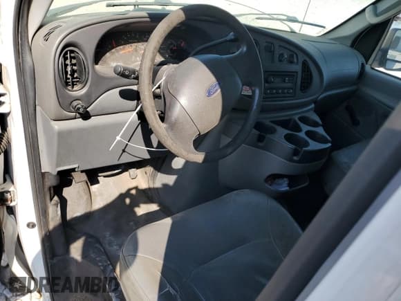 ✅ 2007 Ford Econoline Cargo Commercial • VIN: 1FTNS24W27DA83881 • Лот: 71449644. Опубликован ранее на Copart с пробегом 211 604 миль. Бесплатный доступ к архиву аукционных продаж из США и подробный отчёт об истории автомобиля на DreamBid. Изображение 8.