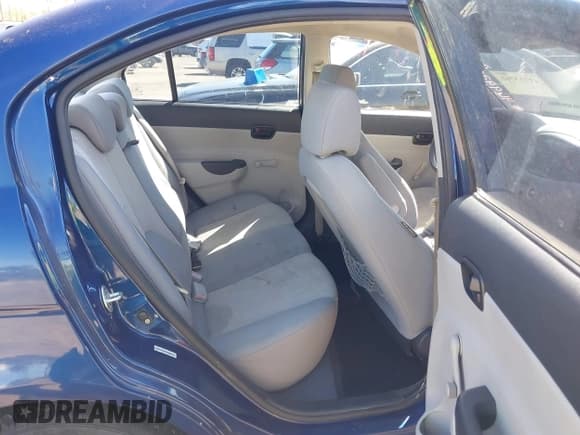 ✅ 2010 Hyundai Accent GLS • VIN: KMHCN4AC0AU469920 • Лот: 41713761. Опубликован ранее на IAAI с пробегом 186 604 миль. Бесплатный доступ к архиву аукционных продаж из США и подробный отчёт об истории автомобиля на DreamBid. Изображение 8.