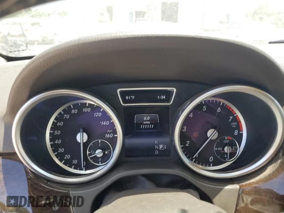 ✅ 2014 Mercedes-Benz M 350 • VIN: 4JGDA5HB4EA374318 • Lot: 57130685. Wystawiony na Copart z przebiegiem 111 111 mil. Bezpłatny archiwum sprzedaży aukcyjnych z USA i szczegółowy raport historii pojazdu na DreamBid. Zdjęcie 9.