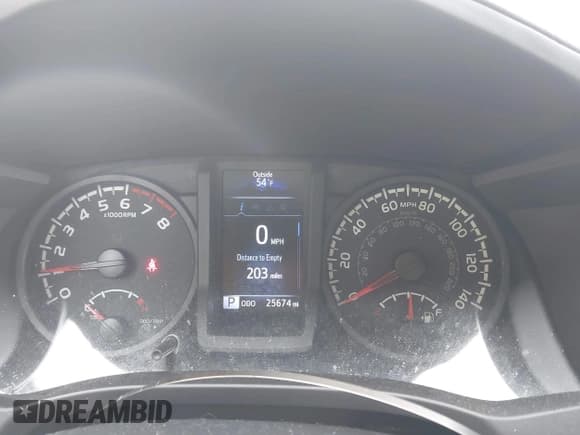 ✅ 2022 Toyota Tacoma SR • VIN: 3TMCZ5AN9NM475757 • Lot: 42334877. Wystawiony na IAAI z przebiegiem 25 674 mil. Bezpłatny archiwum sprzedaży aukcyjnych z USA i szczegółowy raport historii pojazdu na DreamBid. Zdjęcie 7.