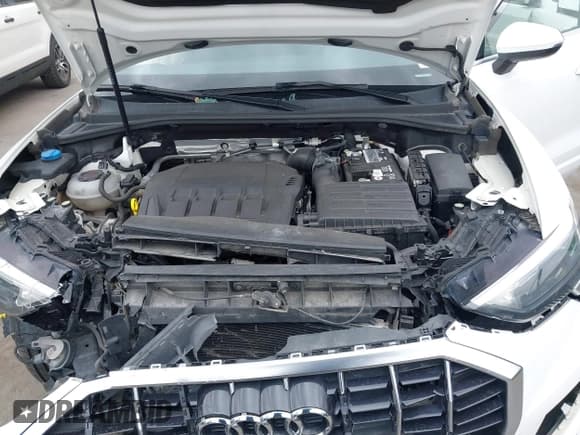 ✅ 2021 Audi Q3 Premium • VIN: WA1AUCF39M1068531 • Lot: 42289153. Wystawiony na IAAI z przebiegiem 96 275 mil. Bezpłatny archiwum sprzedaży aukcyjnych z USA i szczegółowy raport historii pojazdu na DreamBid. Zdjęcie 10.