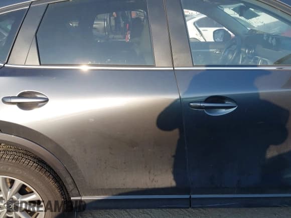 ✅ 2024 Mazda CX-5 S Carbon Edition • VIN: JM3KFBCL4R0408580 • Lot: 43411730. Wystawiony na IAAI z przebiegiem 29 347 mil. Bezpłatny archiwum sprzedaży aukcyjnych z USA i szczegółowy raport historii pojazdu na DreamBid. Zdjęcie 13.