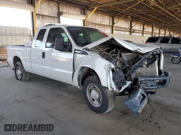 ✅ 2014 Ford F-250 XL • VIN: 1FT7X2A61EEB67695 • Lot: 60859385. Listed on Copart with 117,872 mi. Free auction sales archive from the USA and detailed vehicle history report at DreamBid. Image 4.