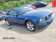 ✅ 2007 Ford Mustang GT Deluxe • VIN: 1ZVHT85H375220458 • Lot: 42914620. Wystawiony na IAAI z przebiegiem 107 535 mil. Bezpłatny archiwum sprzedaży aukcyjnych z USA i szczegółowy raport historii pojazdu na DreamBid. Zdjęcie 1.