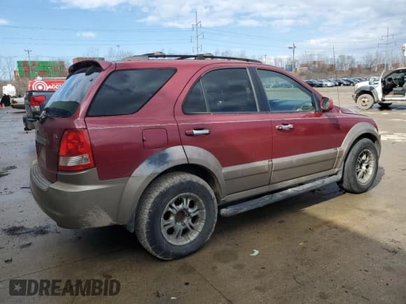 ✅ 2003 Kia Sorento LX • VIN: KNDJD733735114785 • Лот: 46847715. Опубликован ранее на Copart с пробегом 188 449 миль. Бесплатный доступ к архиву аукционных продаж из США и подробный отчёт об истории автомобиля на DreamBid. Изображение 3.