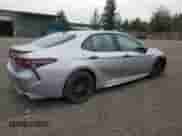 2022 Toyota Camry SE z VIN 4T1G11BK6NU059498, wystawiony jako Copart lot #80490485 z przebiegiem 34 435 mil mil oraz Szkoda całkowita • Salvage title. Historia ofert i sprzedaży dostępna na DreamBid. Obrazek 3.