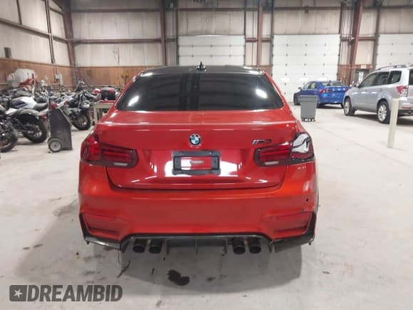 ✅ 2016 BMW M3 • VIN: WBS8M9C58G5E68540 • Lot: 43569349. Wystawiony na IAAI z przebiegiem 79 345 mil. Bezpłatny archiwum sprzedaży aukcyjnych z USA i szczegółowy raport historii pojazdu na DreamBid. Zdjęcie 17.