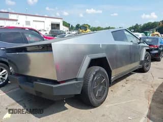 ✅ 2025 Tesla Cybertruck • VIN: 7G2CEHED8SA068893 • Lot: 42844020. Wystawiony na IAAI z przebiegiem 2 509 mil. Bezpłatny archiwum sprzedaży aukcyjnych z USA i szczegółowy raport historii pojazdu na DreamBid. Zdjęcie 4.