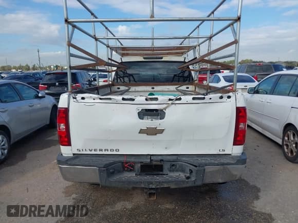 ✅ 2009 Chevrolet Silverado 2500HD Work Truck • VIN: 1GCHC43K79F113467 • Лот: 43400959. Опубликован ранее на IAAI с пробегом 337 659 миль. Бесплатный доступ к архиву аукционных продаж из США и подробный отчёт об истории автомобиля на DreamBid. Изображение 16.