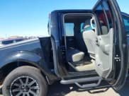 ✅ 2017 Nissan Frontier SV • VIN: 1N6AD0EV7HN715656 • Lot: 43472468. Wystawiony na IAAI z przebiegiem 142 490 mil. Bezpłatny archiwum sprzedaży aukcyjnych z USA i szczegółowy raport historii pojazdu na DreamBid. Zdjęcie 8.