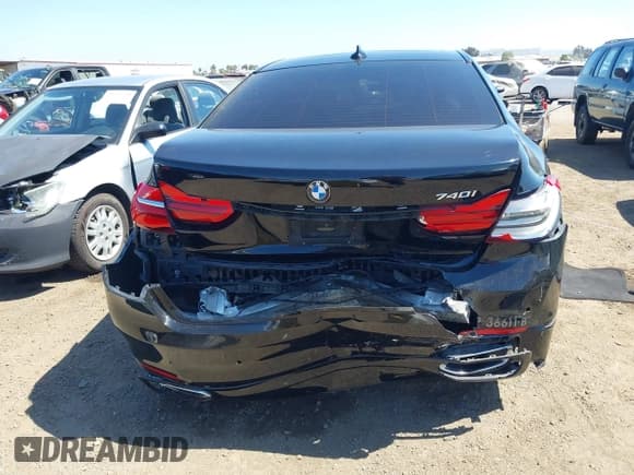 ✅ 2019 BMW 7 Series 740i • VIN: WBA7E2C50KB216826 • Lot: 39659011. Listed on IAAI with Not provided. Free auction sales archive from the USA and detailed vehicle history report at DreamBid. Image 16.