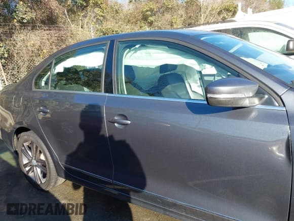 ✅ 2018 Volkswagen Jetta SEL • VIN: 3VWL17AJXJM249377 • Lot: 41464189. Listed on IAAI with 41,398 mi. Free auction sales archive from the USA and detailed vehicle history report at DreamBid. Image 13.