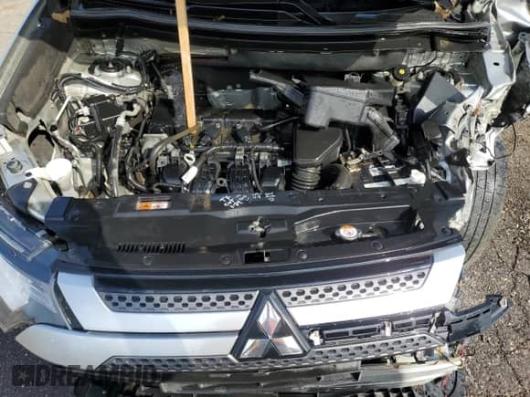 ✅ 2020 Mitsubishi Outlander SE • VIN: JA4AD3A37LZ021182 • Lot: 68021275. Wystawiony na Copart z przebiegiem 333 333 mil. Bezpłatny archiwum sprzedaży aukcyjnych z USA i szczegółowy raport historii pojazdu na DreamBid. Zdjęcie 12.