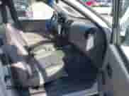 ✅ 2004 Chevrolet Colorado Z71 • VIN: 1GCCS196X48130119 • Lot: 43611361. Listed on IAAI with 203,491 mi. Free auction sales archive from the USA and detailed vehicle history report at DreamBid. Image 5.