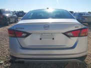 ✅ 2024 Nissan Altima SV • VIN: 1N4BL4DV3RN337751 • Lot: 43604150. Wystawiony na IAAI z przebiegiem 54 143 mil. Bezpłatny archiwum sprzedaży aukcyjnych z USA i szczegółowy raport historii pojazdu na DreamBid. Zdjęcie 17.