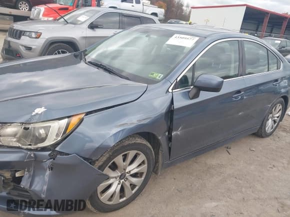 ✅ 2015 Subaru Legacy Premium • VIN: 4S3BNBC64F3065303 • Lot: 43509577. Wystawiony na IAAI z przebiegiem 192 465 mil. Bezpłatny archiwum sprzedaży aukcyjnych z USA i szczegółowy raport historii pojazdu na DreamBid. Zdjęcie 6.