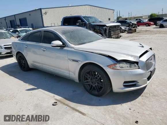✅ 2012 Jaguar XJ • VIN: SAJWA1CB0CLV23002 • Lot: 52804915. Wystawiony na Copart z przebiegiem 149 331 mil. Bezpłatny archiwum sprzedaży aukcyjnych z USA i szczegółowy raport historii pojazdu na DreamBid. Zdjęcie 4.