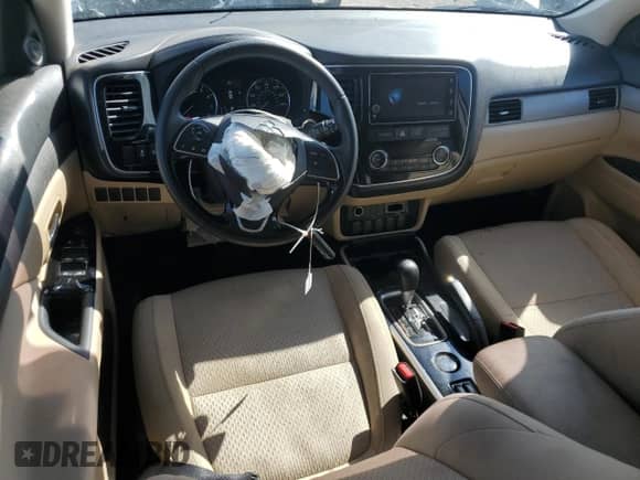 2017 Mitsubishi Outlander SE with VIN JA4AD3A33HZ067048, listed as a Copart auction lot 84731385 with 135,427 mi miles and Salvage title. Bid and sale history available at DreamBid. Image 8.