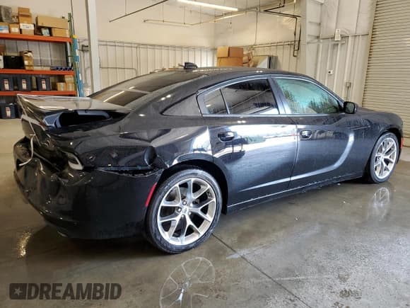 ✅ 2020 Dodge Charger SXT • VIN: 2C3CDXBG0LH136220 • Lot: 84576585. Wystawiony na Copart z przebiegiem Nie podano. Bezpłatny archiwum sprzedaży aukcyjnych z USA i szczegółowy raport historii pojazdu na DreamBid. Zdjęcie 3.