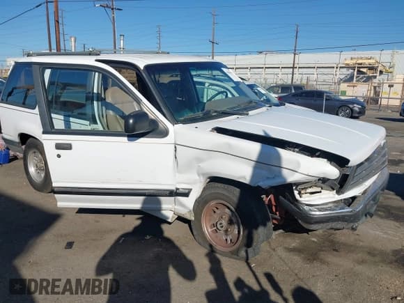 ✅ 1994 Ford Explorer Eddie Bauer • VIN: 1FMDU32X9RUE24487 • Lot: 43663593. Listed on IAAI with 256,903 mi. Free auction sales archive from the USA and detailed vehicle history report at DreamBid. Image 1.