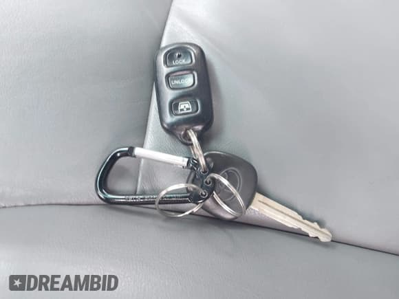 ✅ 2006 Toyota 4Runner Limited • VIN: JTEBU17R368053935 • Lot: 42374005. Listed on IAAI with 116,859 mi. Free auction sales archive from the USA and detailed vehicle history report at DreamBid. Image 11.