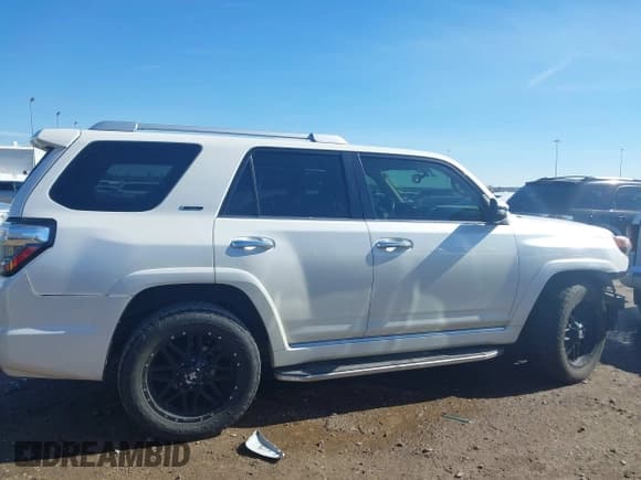 ✅ 2015 Toyota 4Runner SR5 • VIN: JTEZU5JR2F5102302 • Lot: 41371628. Listed on IAAI with 233,038 mi. Free auction sales archive from the USA and detailed vehicle history report at DreamBid. Image 14.
