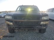✅ 2004 Chevrolet Silverado 1500 LS • VIN: 2GCEC19T441221823 • Lot: 90898935. Wystawiony na Copart z przebiegiem 241 158 mil. Bezpłatny archiwum sprzedaży aukcyjnych z USA i szczegółowy raport historii pojazdu na DreamBid. Zdjęcie 5.