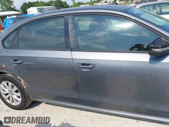 ✅ 2013 Volkswagen Passat Wolfsburg Edition • VIN: 1VWAH7A33DC035826 • Лот: 42309758. Опубликован ранее на IAAI с пробегом 135 227 миль. Бесплатный доступ к архиву аукционных продаж из США и подробный отчёт об истории автомобиля на DreamBid. Изображение 13.