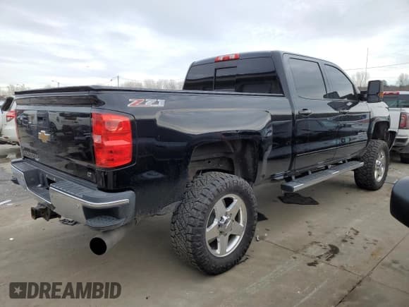 ✅ 2015 Chevrolet Silverado 2500HD LT • VIN: 1GC1KVE87FF578323 • Lot: 89270105. Listed on Copart with 184,556 mi. Free auction sales archive from the USA and detailed vehicle history report at DreamBid. Image 3.