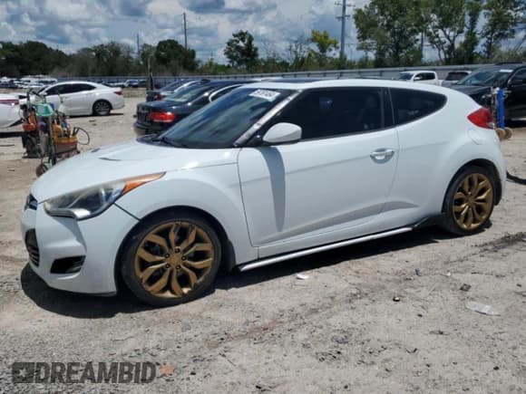 ✅ 2013 Hyundai Veloster w/Gray Int • VIN: KMHTC6AD5DU171622 • Lot: 59761464. Wystawiony na Copart z przebiegiem 85 424 mil. Bezpłatny archiwum sprzedaży aukcyjnych z USA i szczegółowy raport historii pojazdu na DreamBid. Zdjęcie 1.