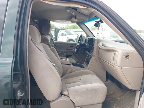 ✅ 2005 Chevrolet Silverado 2500HD LS • VIN: 1GCHK23215F961121 • Lot: 42969060. Wystawiony na IAAI z przebiegiem 245 406 mil. Bezpłatny archiwum sprzedaży aukcyjnych z USA i szczegółowy raport historii pojazdu na DreamBid. Zdjęcie 5.