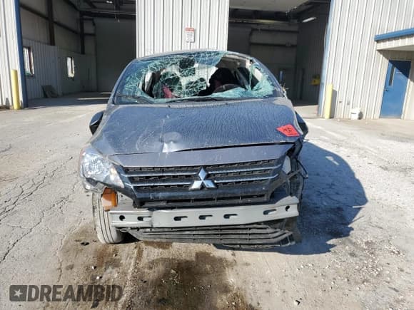 ✅ 2023 Mitsubishi Mirage ES • VIN: ML32FUFJXPHF04829 • Lot: 81146425. Wystawiony na Copart z przebiegiem Nie podano. Bezpłatny archiwum sprzedaży aukcyjnych z USA i szczegółowy raport historii pojazdu na DreamBid. Zdjęcie 5.